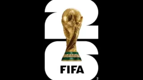 “惊艳登场！前阿里人士田间展现露背礼服，时髦装扮引目光5。”